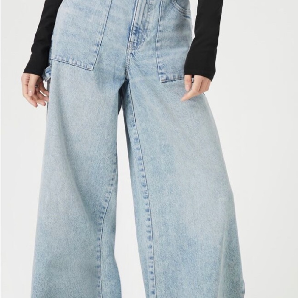 Women's Light Blue Wide-Leg Jeans